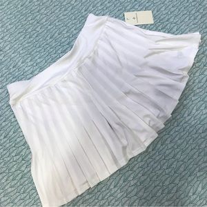 Tuckernuck Classic White Skater Skirt